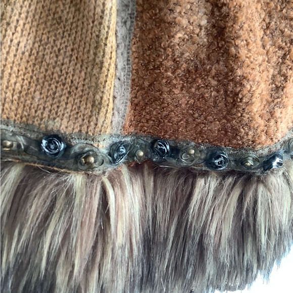 Hugging Kisses Sz XL UNIQUE DETAILED SWEATER VEST - Picture 7 of 10